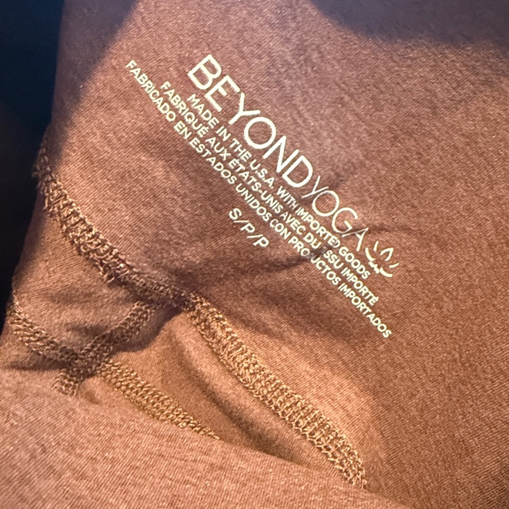 Beyond Yoga wide Flared Leggings, pockets. SZ-SMALL, brown/orange.RUST color - Picture 7 of 7